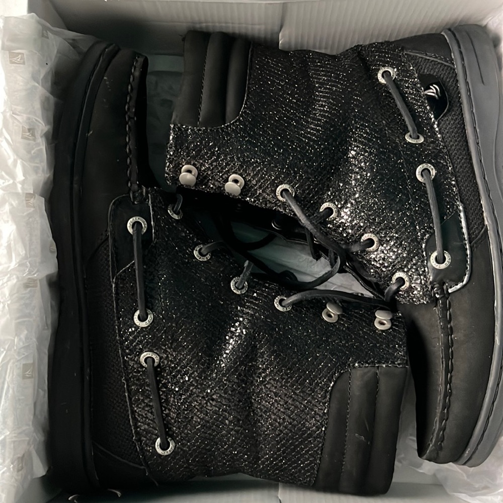 Sperry black boats